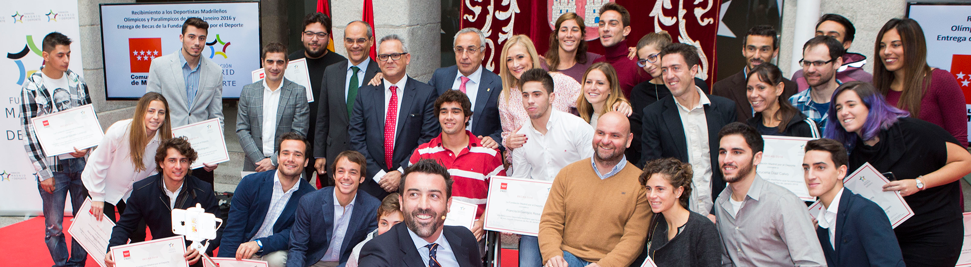 Acto entrega de becas a los deportistas madrileños participantes en Río 2016