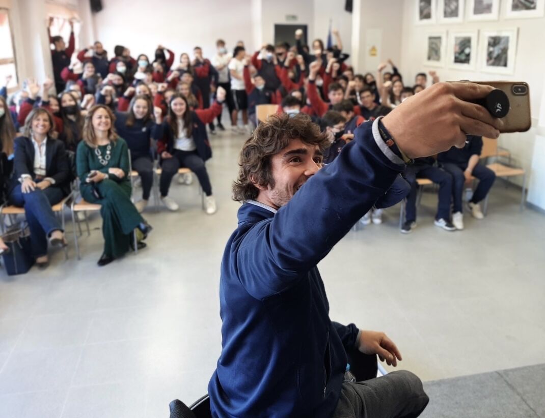 Dani Caverzaschi visita el Colegio Educare Torrevilano de la mano de la FMxD